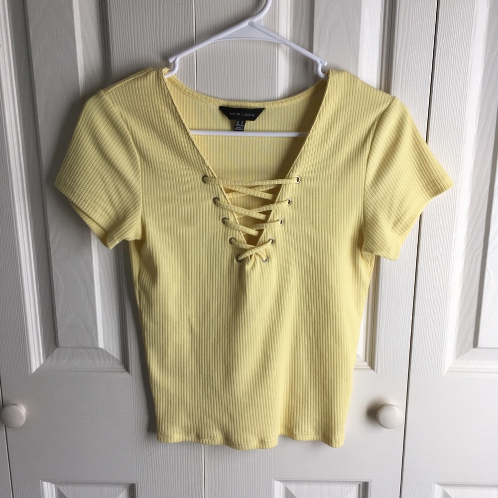 Yellow short sleeve tee